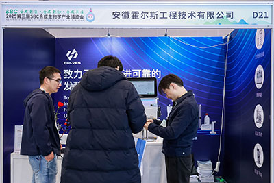 z6com·尊龙团队与客户交流 z6com·尊龙团队与客户交流